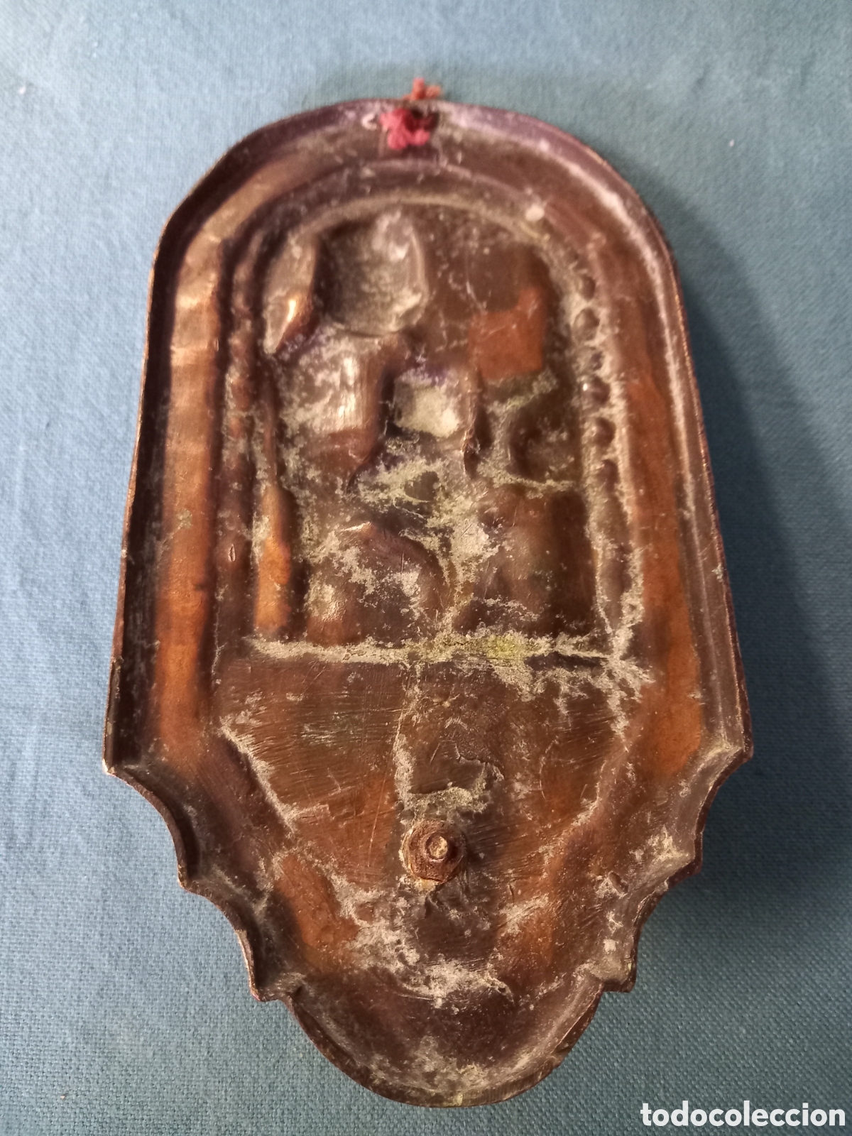Antig&uuml;edades: Antigua benditera, de esta&ntilde;o con ba&ntilde;o de cobre. - Foto 4