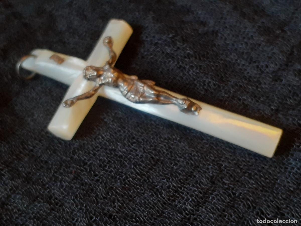 Antig&uuml;edades: Cruz de nacar y plata - Foto 1