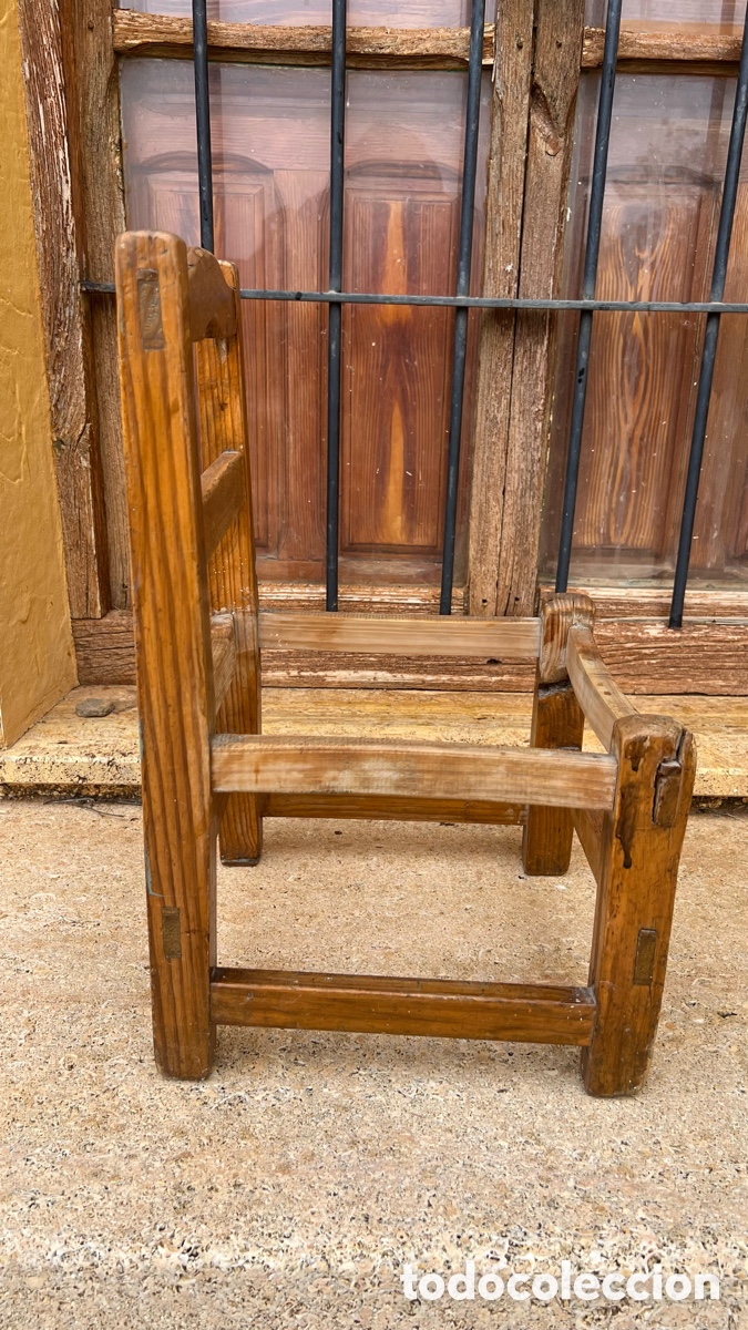 Antig&uuml;edades: Antigua silla peque&ntilde;a de madera - Foto 2