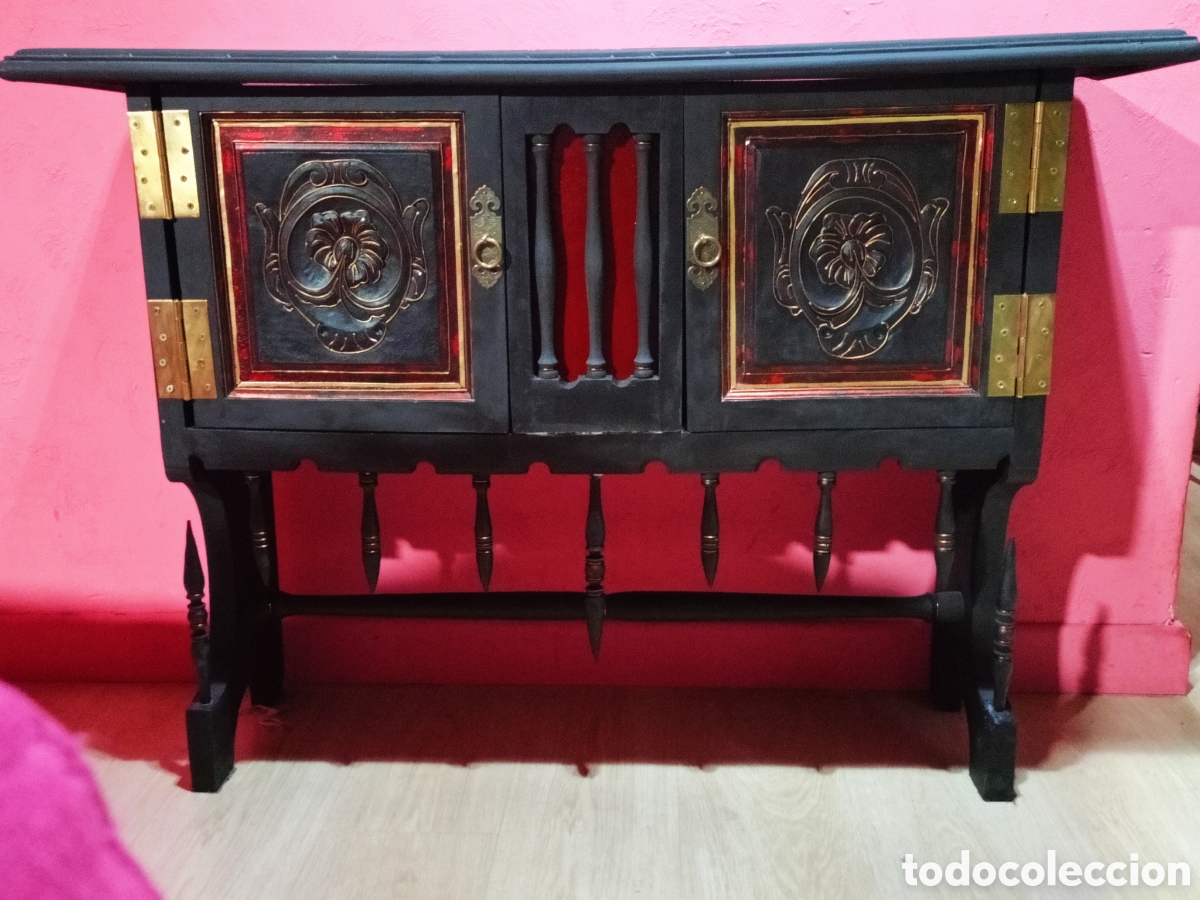 Antig&uuml;edades: Aparador antiguo restaur&aacute;do - Foto 1