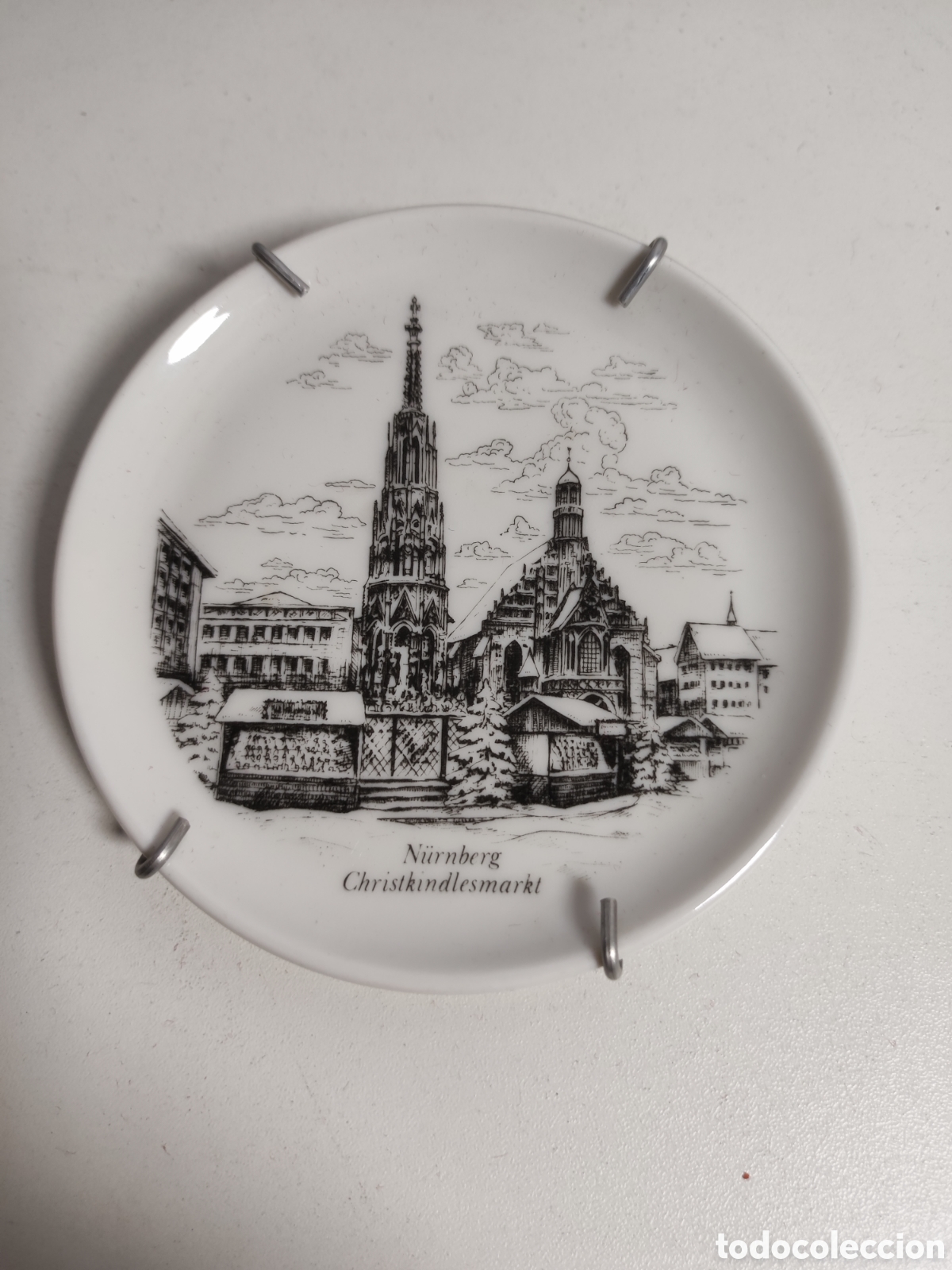 Antig&uuml;edades: Platito de recuerdo nuremberg - Foto 1