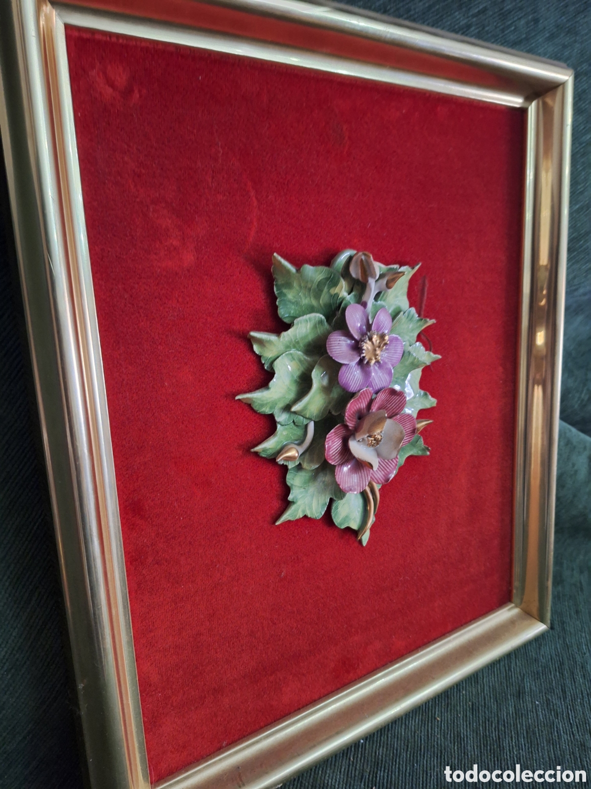 Antig&uuml;edades: Cuadro antiguo de flores con relieve - Foto 1
