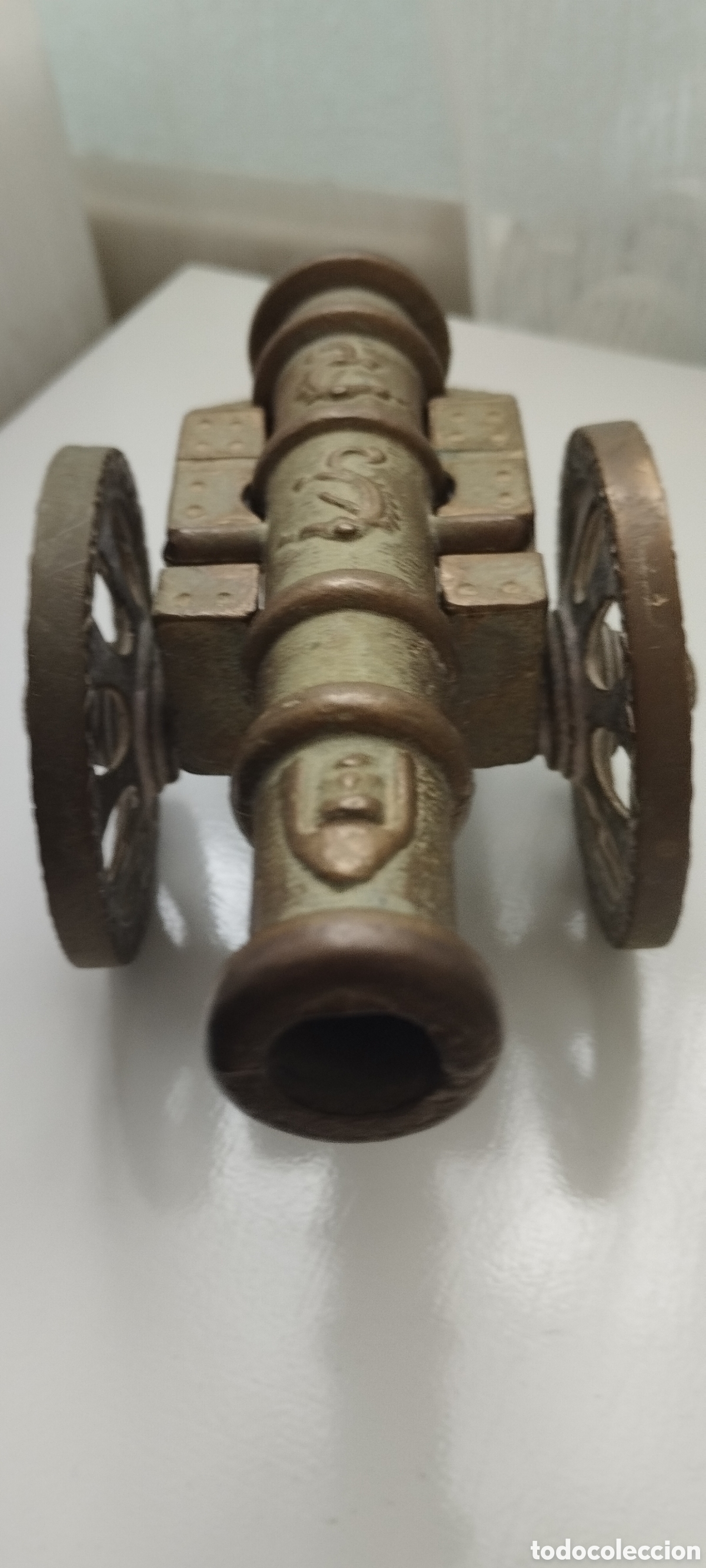 Ca&ntilde;&oacute;n de bronce decorativo