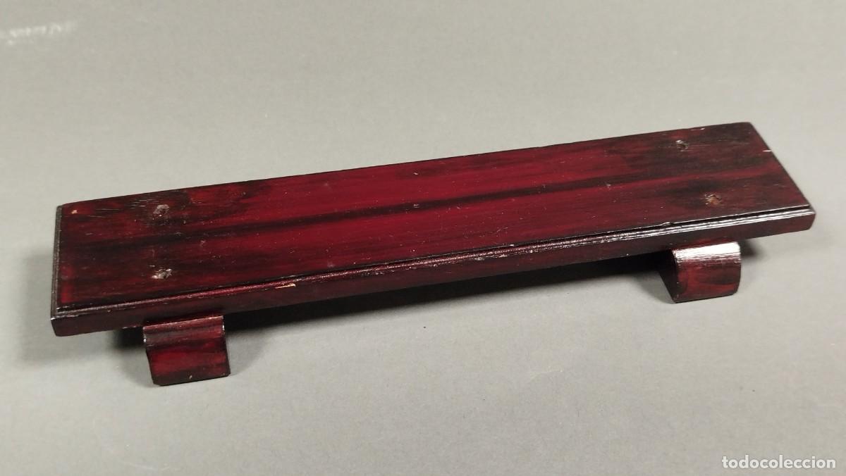 Antig&uuml;edades: BASE DE MADERA ALARGADA RECTANGULAR CON 4 PATAS - Foto 1