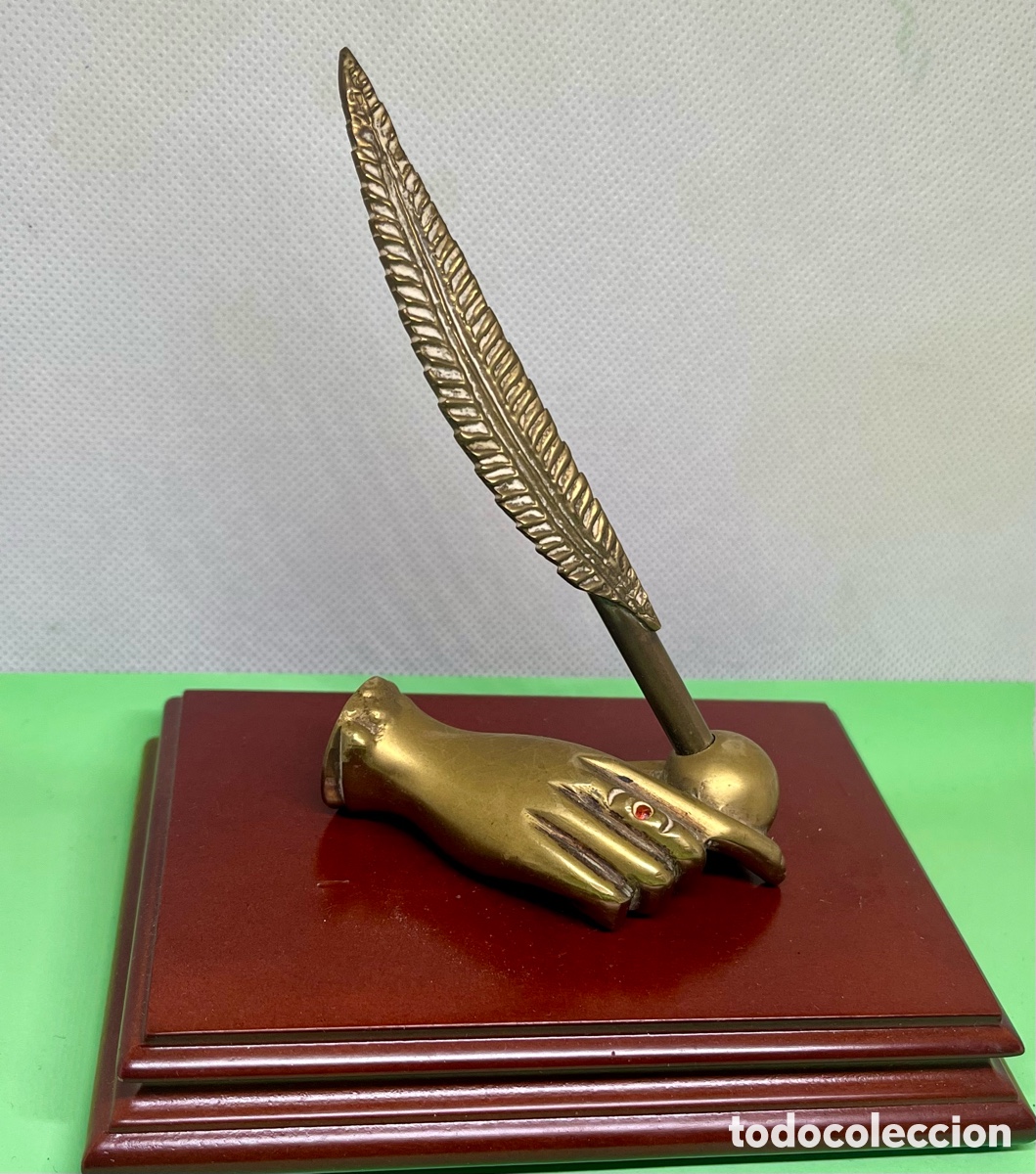 Antig&uuml;edades: &ldquo; MANO CON PLUMA &ldquo; DE BRONCE ANTIGUA - Foto 1