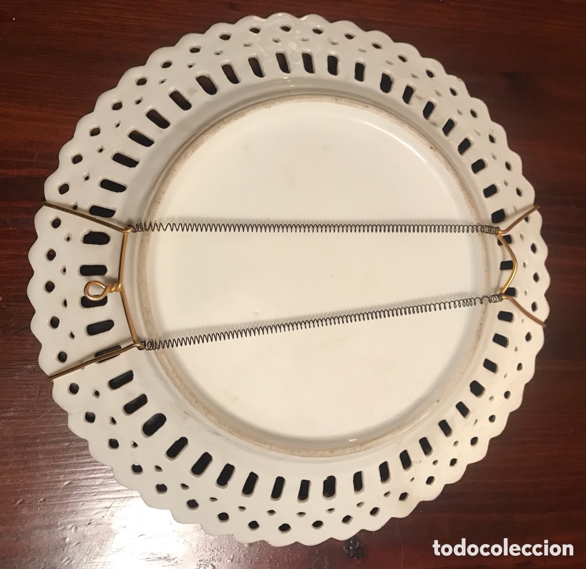 Antig&uuml;edades: Plato decorado para colgar - Foto 2