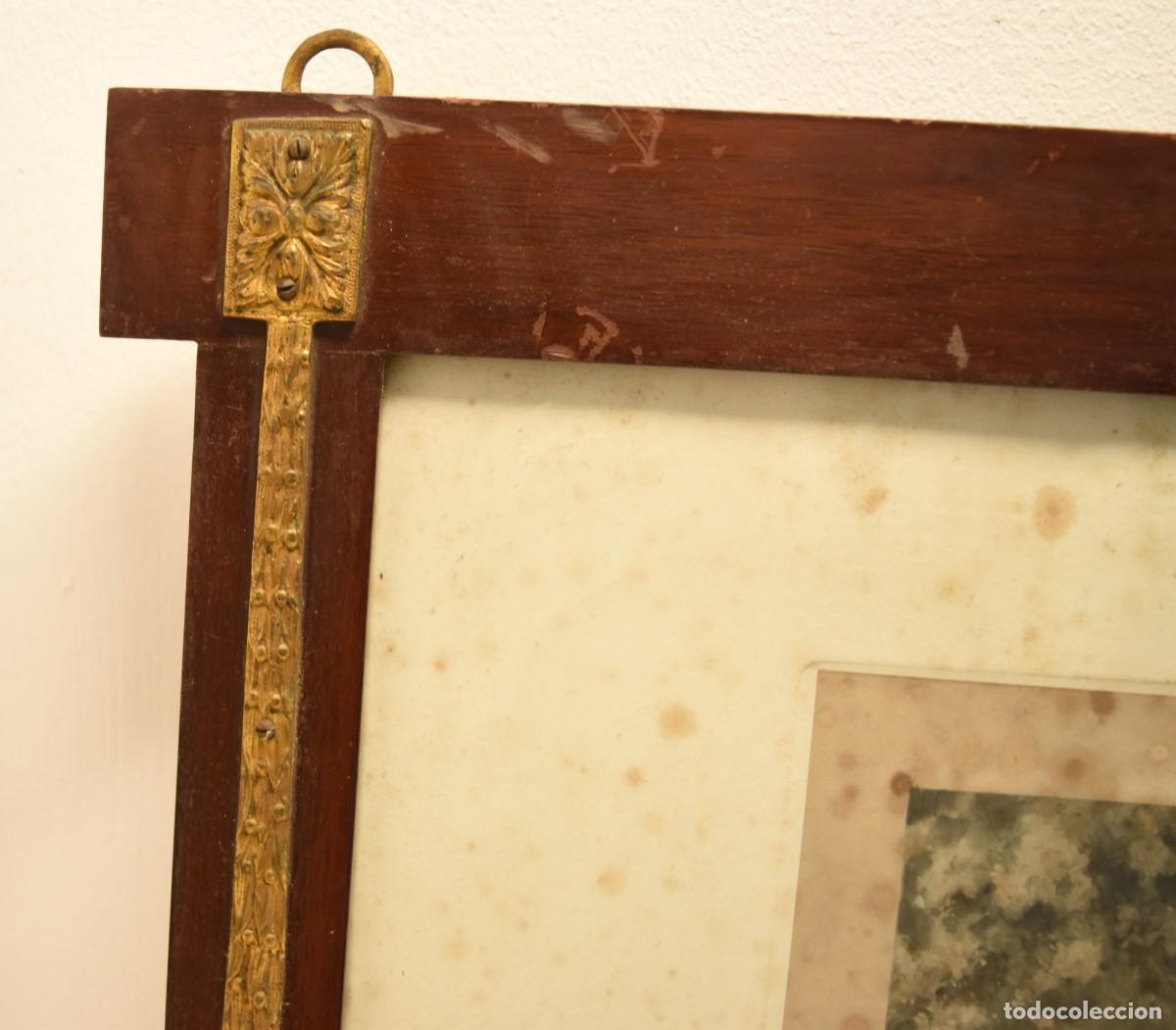 Antig&uuml;edades: Marco de madera con remates de lat&oacute;n - Foto 5