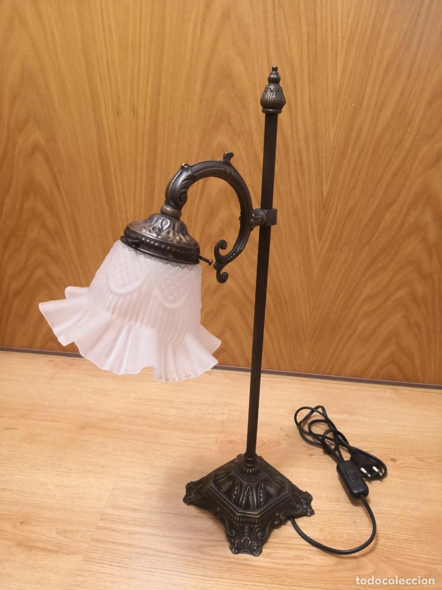 Antig&uuml;edades: LAMPARA BRONCE CON TULIPA AL &Aacute;CIDO - Foto 1
