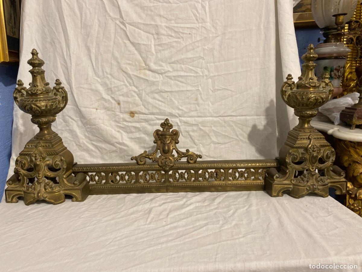 Antig&uuml;edades: FRONTAL DE CHIMENEA ANTIGUO EN BRONCE Y HIERRO. - Foto 1