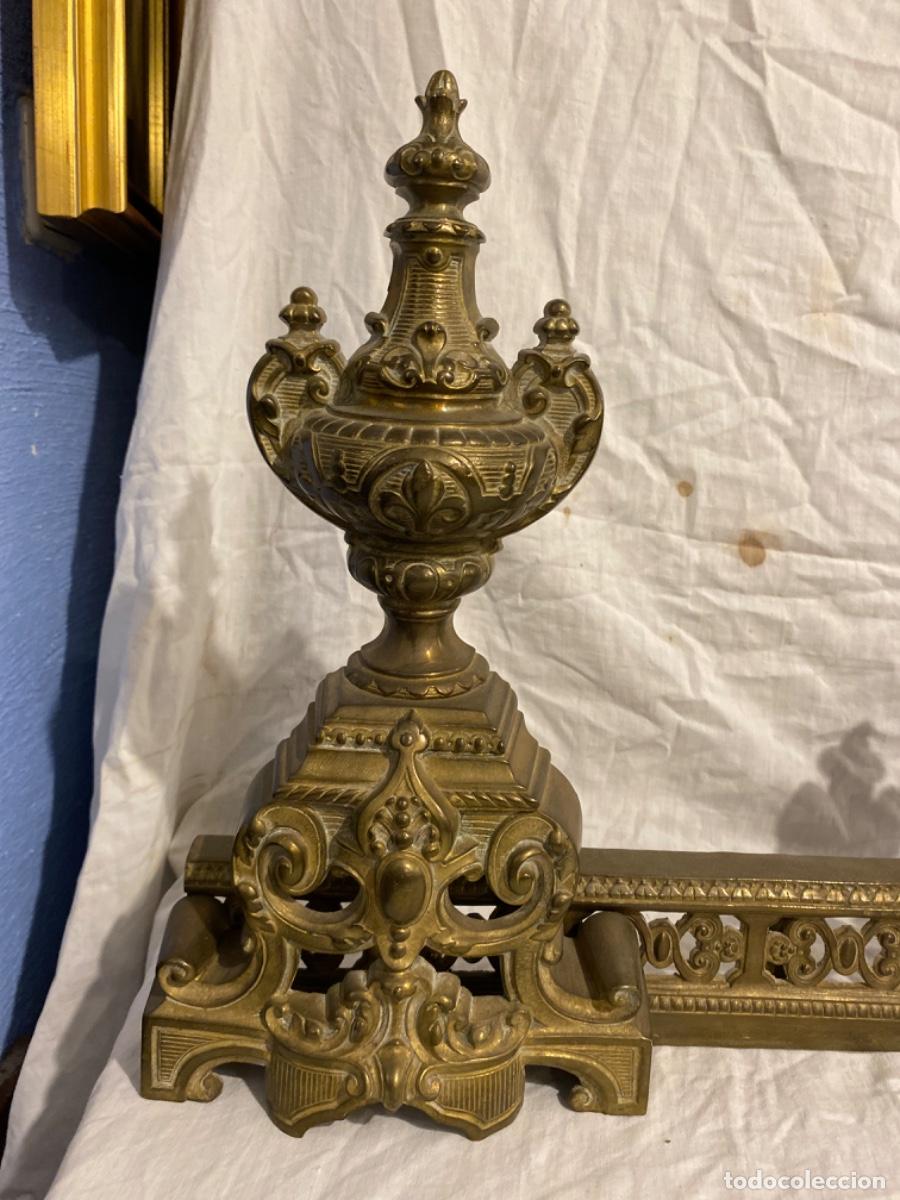 Antig&uuml;edades: FRONTAL DE CHIMENEA ANTIGUO EN BRONCE Y HIERRO. - Foto 2