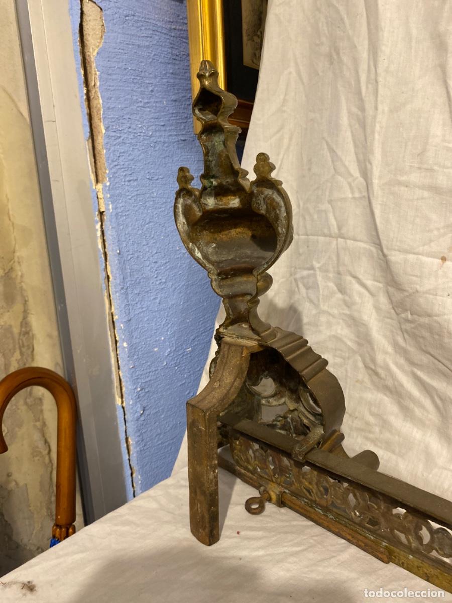 Antig&uuml;edades: FRONTAL DE CHIMENEA ANTIGUO EN BRONCE Y HIERRO. - Foto 6