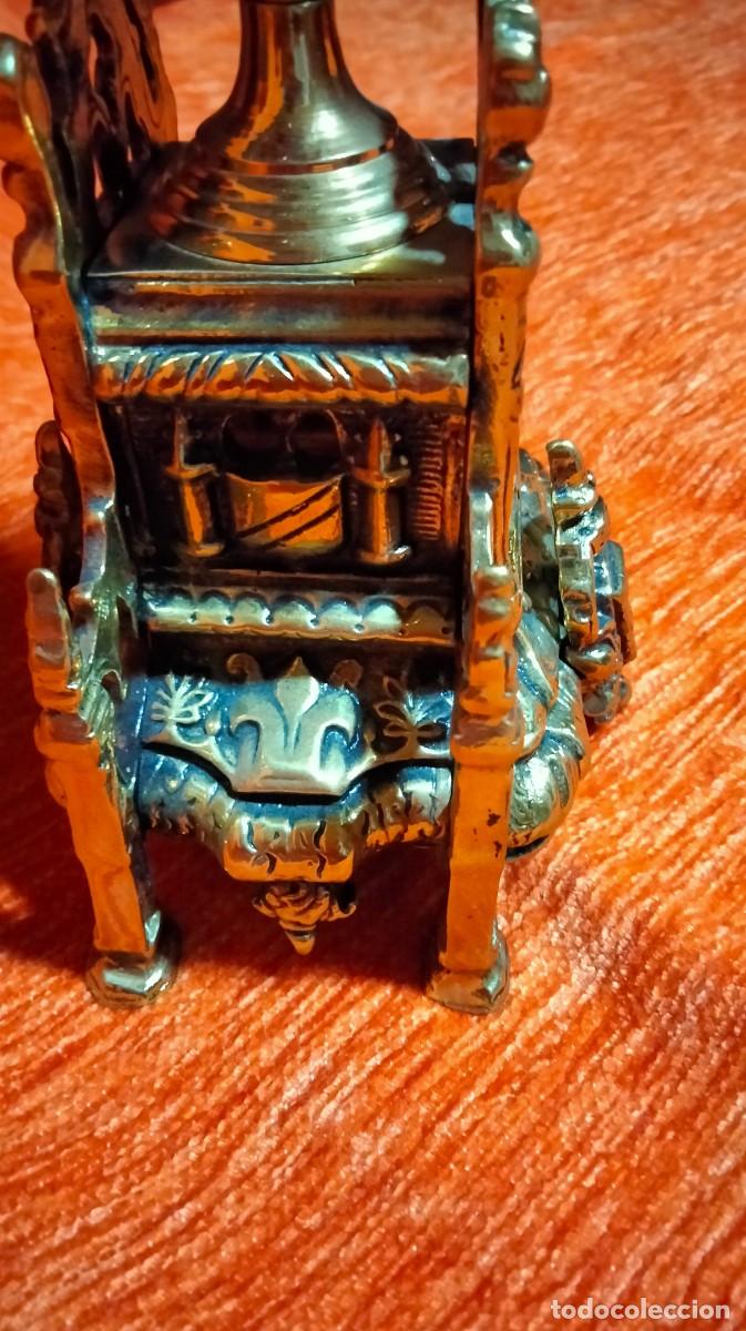 Antig&uuml;edades: porta velas de bronce macizo - Foto 14