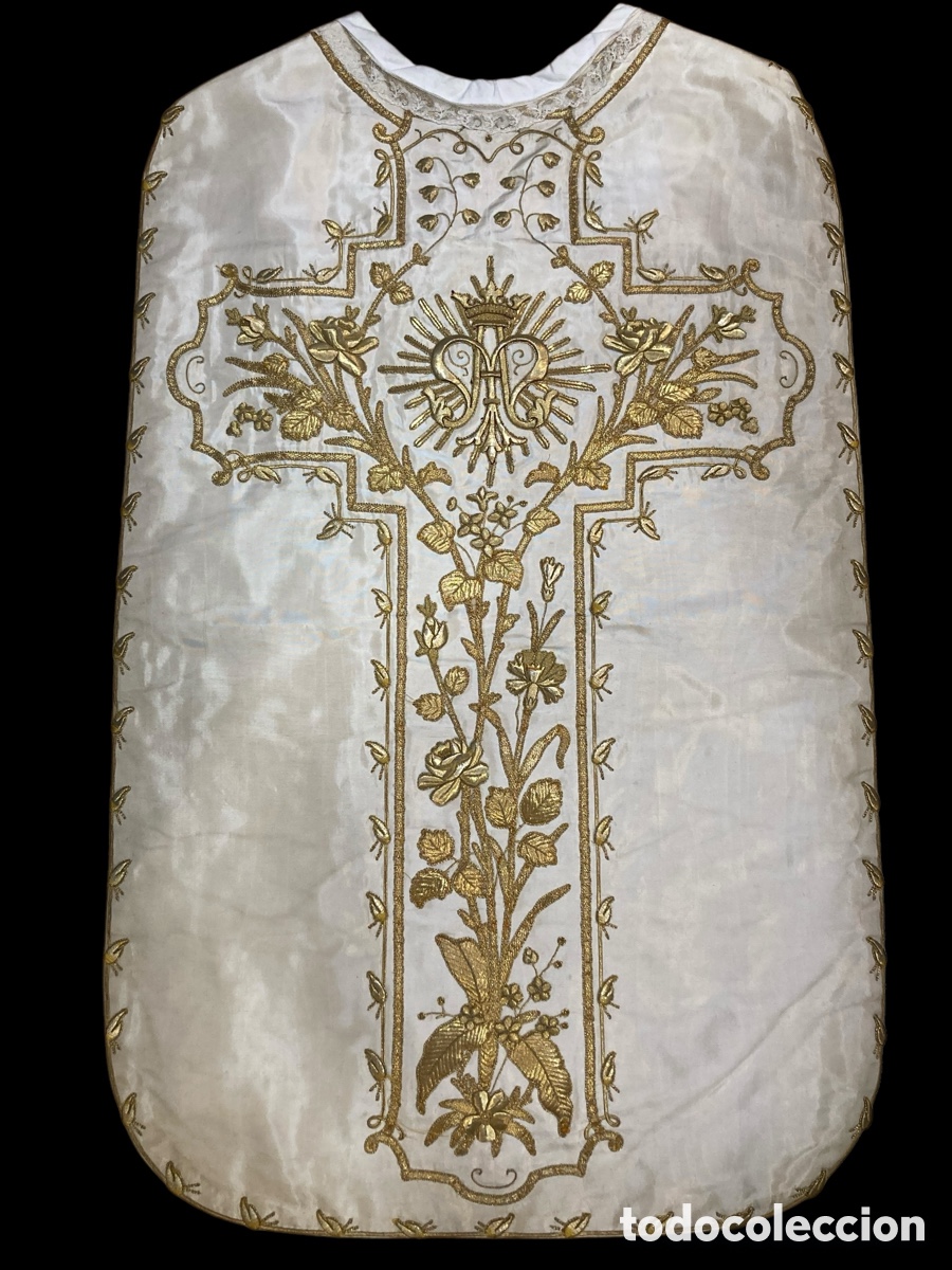 Antig&uuml;edades: Casulla bordada en oro. - Foto 1