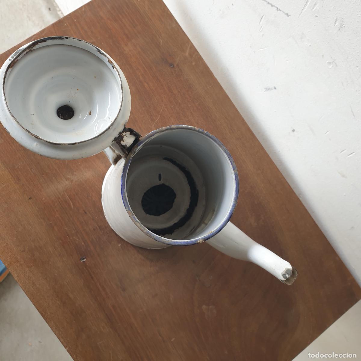 Antig&uuml;edades: ANTIGUA CAFETERA DE CHAPA ESMALTADA EN BLANCO - Foto 4