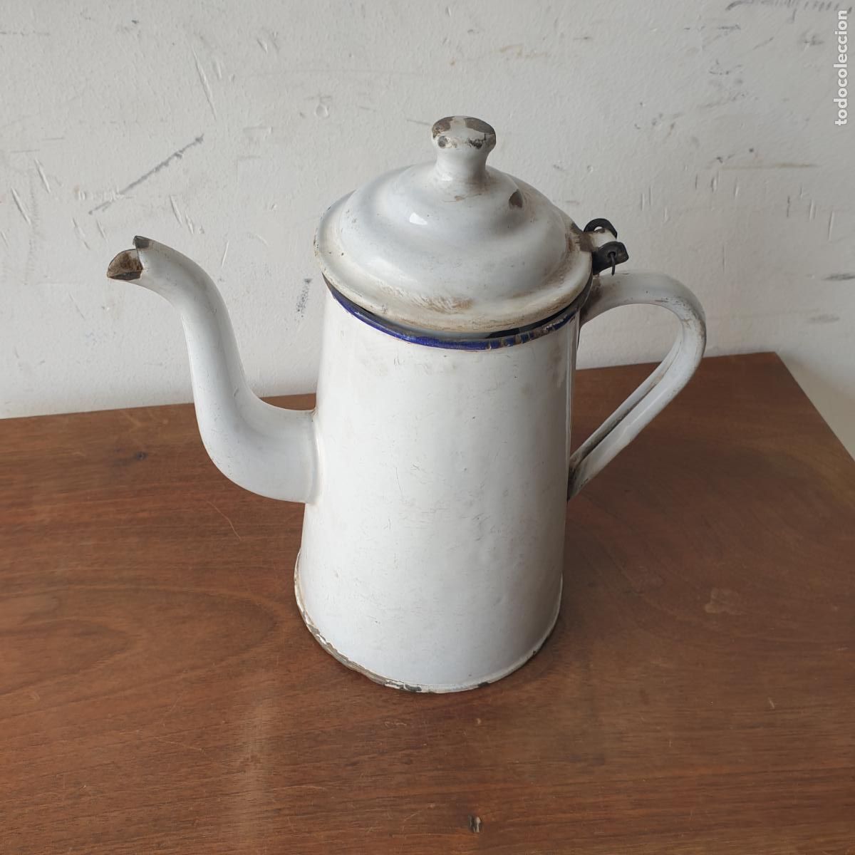 Antig&uuml;edades: ANTIGUA CAFETERA DE CHAPA ESMALTADA EN BLANCO - Foto 1