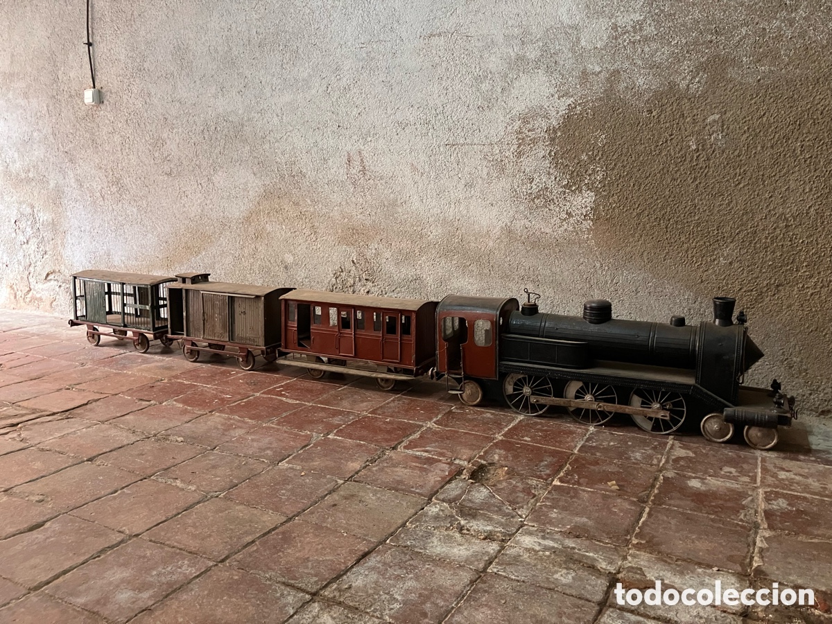 Antiguidades: Antiguo tren Llauner de Gracia. 230 cm de largo. Ojalata