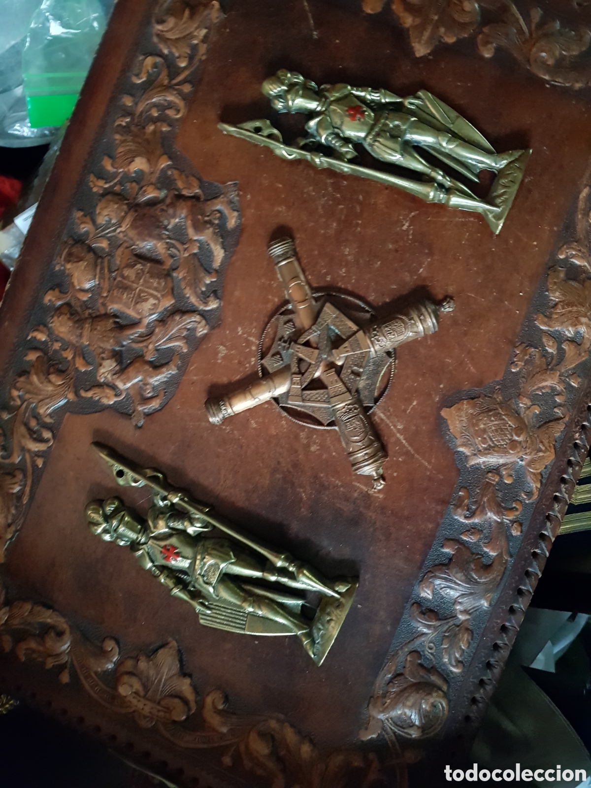 Antiques: ESPECTACULAR Y ANTIGUO CARTAPACIO DE CUERO REPUJADO Y BRONCE