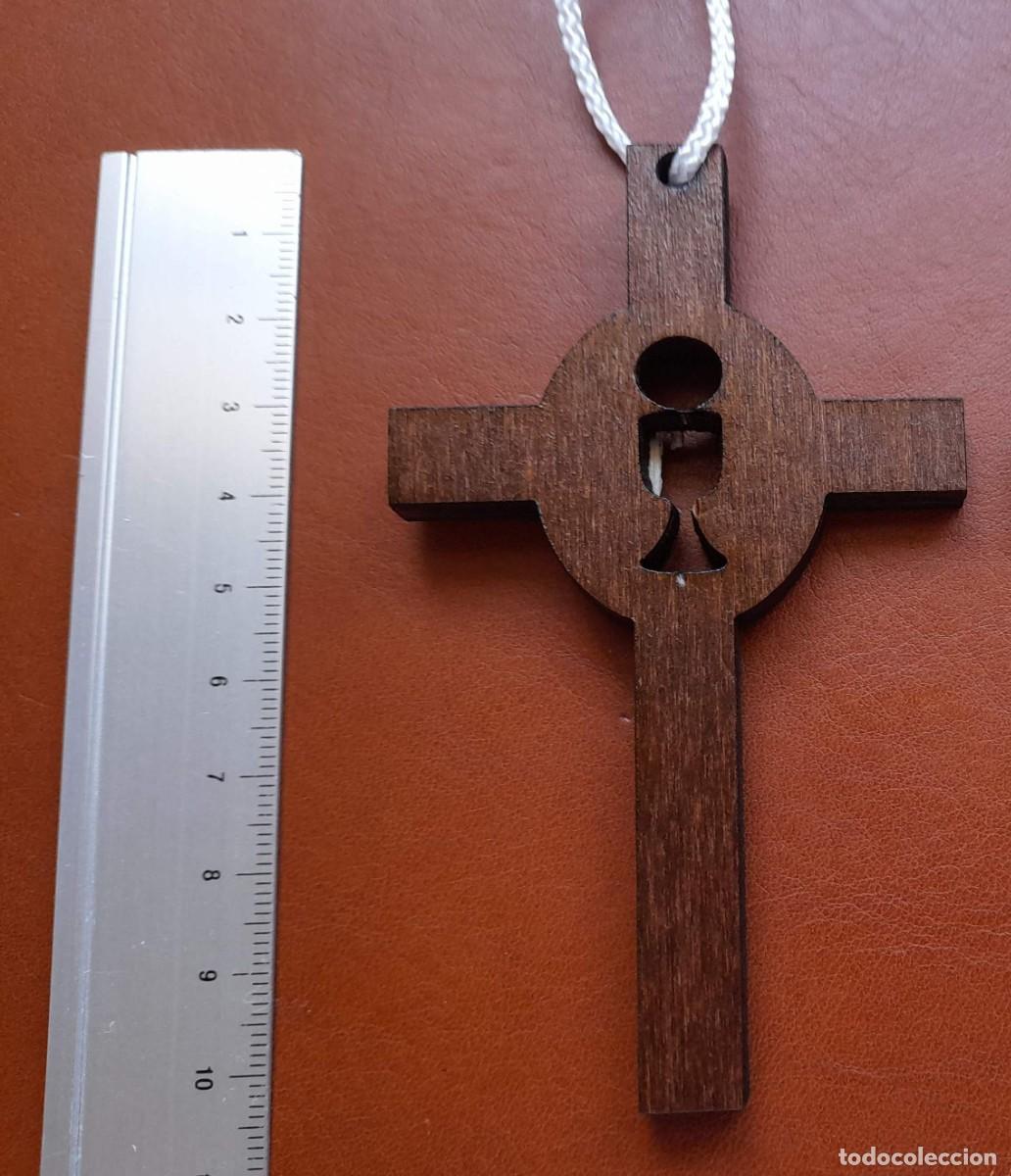 Antig&uuml;edades: Cruz Primera comuni&oacute;n de madera oscura - Foto 1