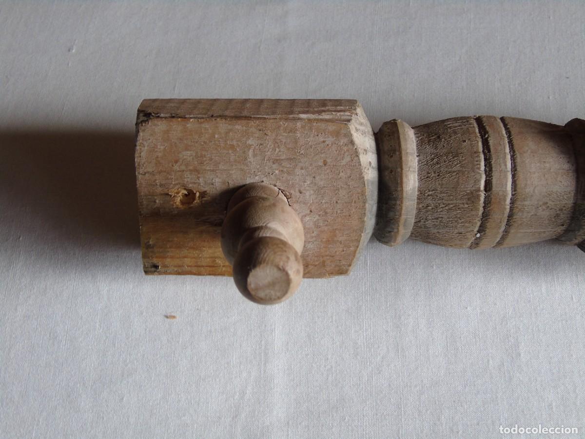 Antig&uuml;edades: PEQUE&Ntilde;O PERCHERO R&Uacute;STICO DE MADERA, 3 PERCHAS. - Foto 2