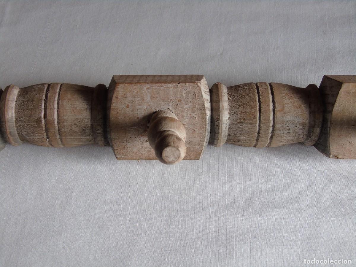 Antig&uuml;edades: PEQUE&Ntilde;O PERCHERO R&Uacute;STICO DE MADERA, 3 PERCHAS. - Foto 3