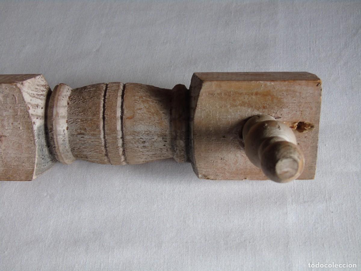 Antig&uuml;edades: PEQUE&Ntilde;O PERCHERO R&Uacute;STICO DE MADERA, 3 PERCHAS. - Foto 4