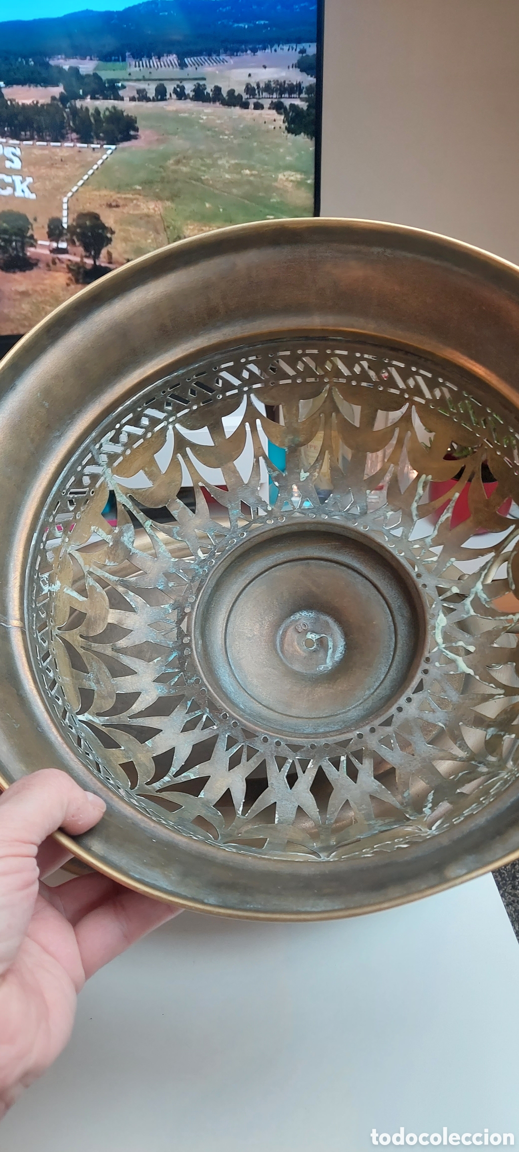 Antig&uuml;edades: Brasero de lat&oacute;n de 47cm. - Foto 4