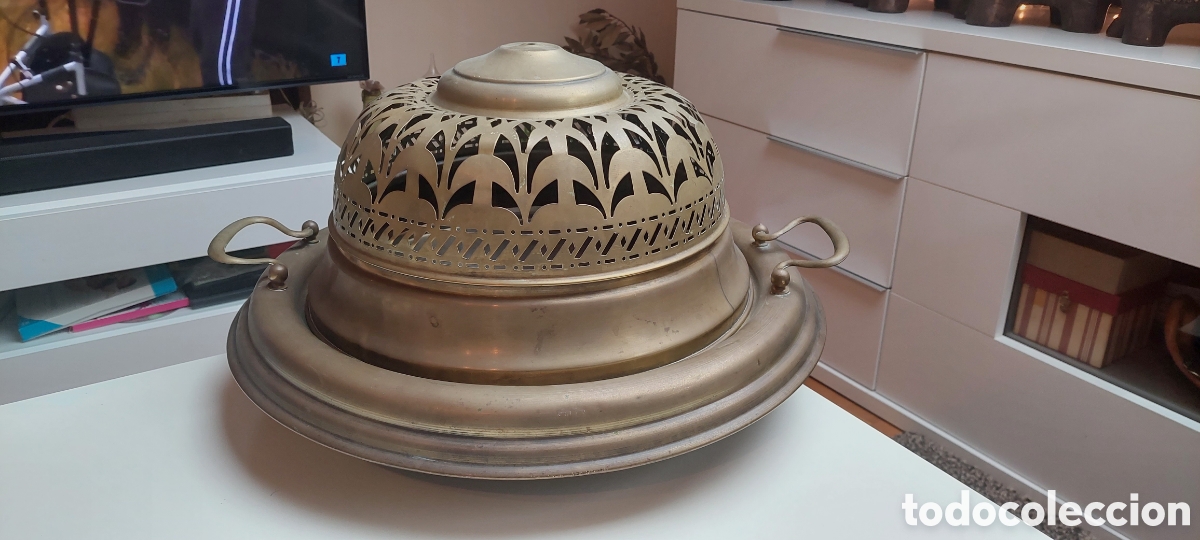 Antig&uuml;edades: Brasero de lat&oacute;n de 47cm. - Foto 1