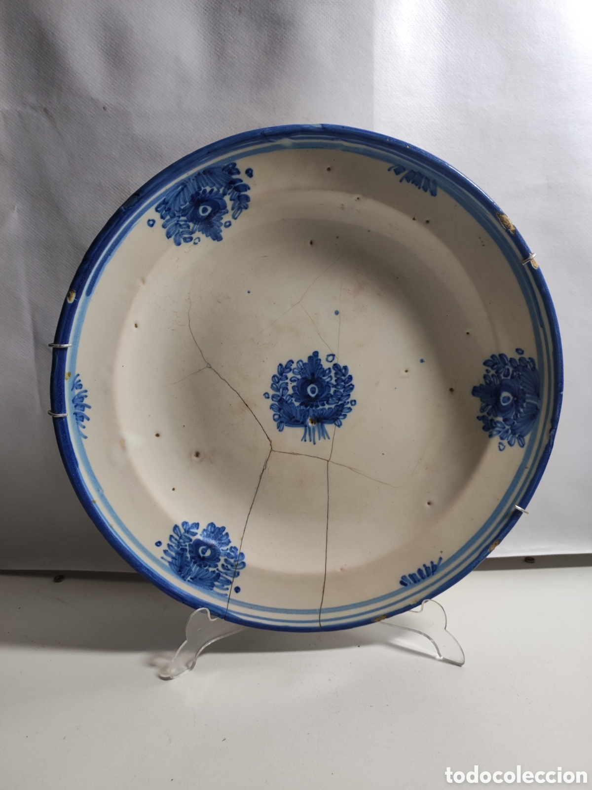 Antig&uuml;edades: Plato de Manises azul la&ntilde;ado - Foto 1