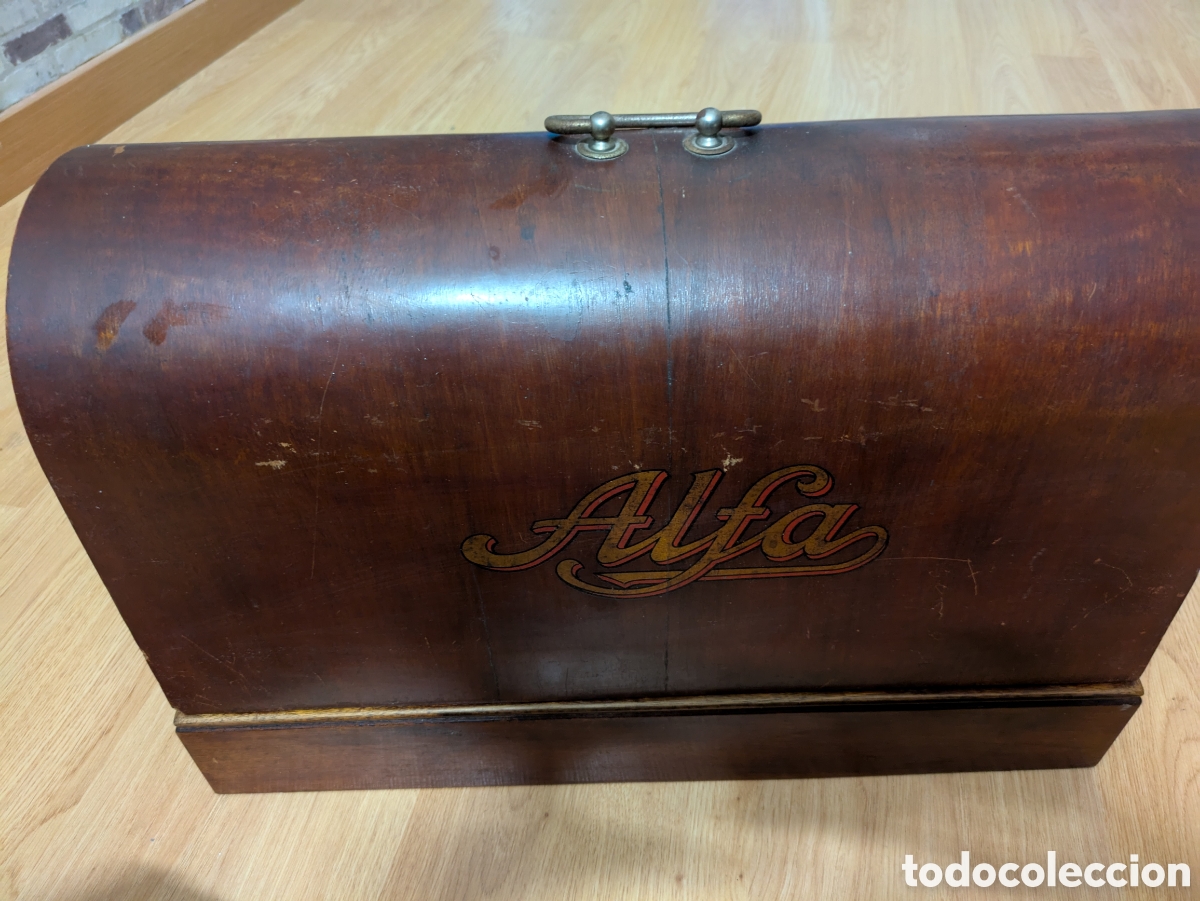 Antig&uuml;edades: Maquina de coser Alfa - Foto 2