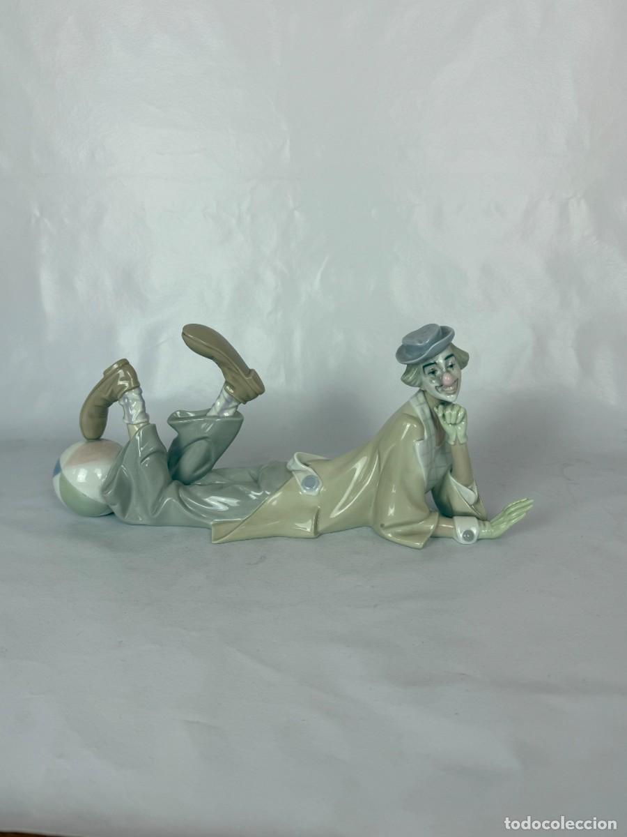 Antig&uuml;edades: LLADRO PAYASO ECHADO - Foto 1