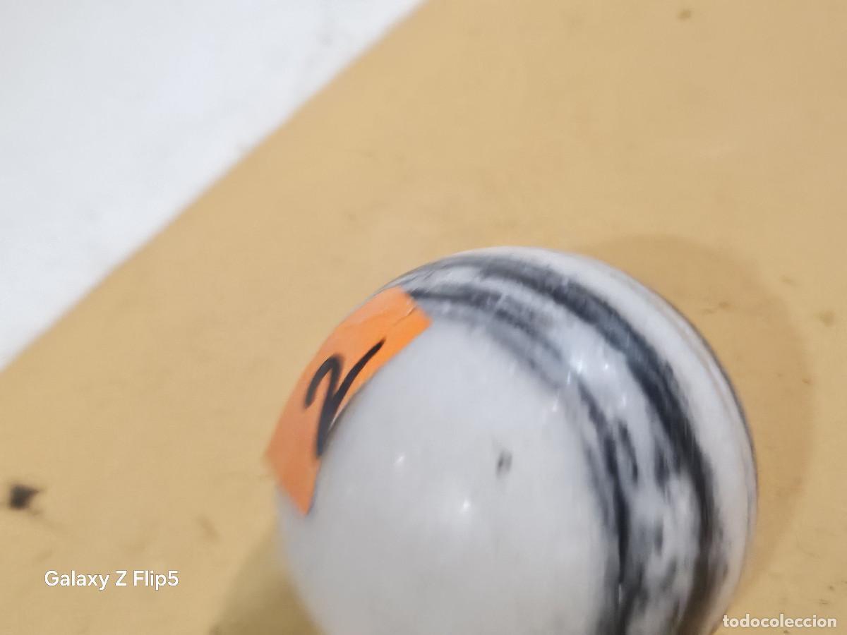 Antig&uuml;edades: bola de marmol beteado - Foto 1
