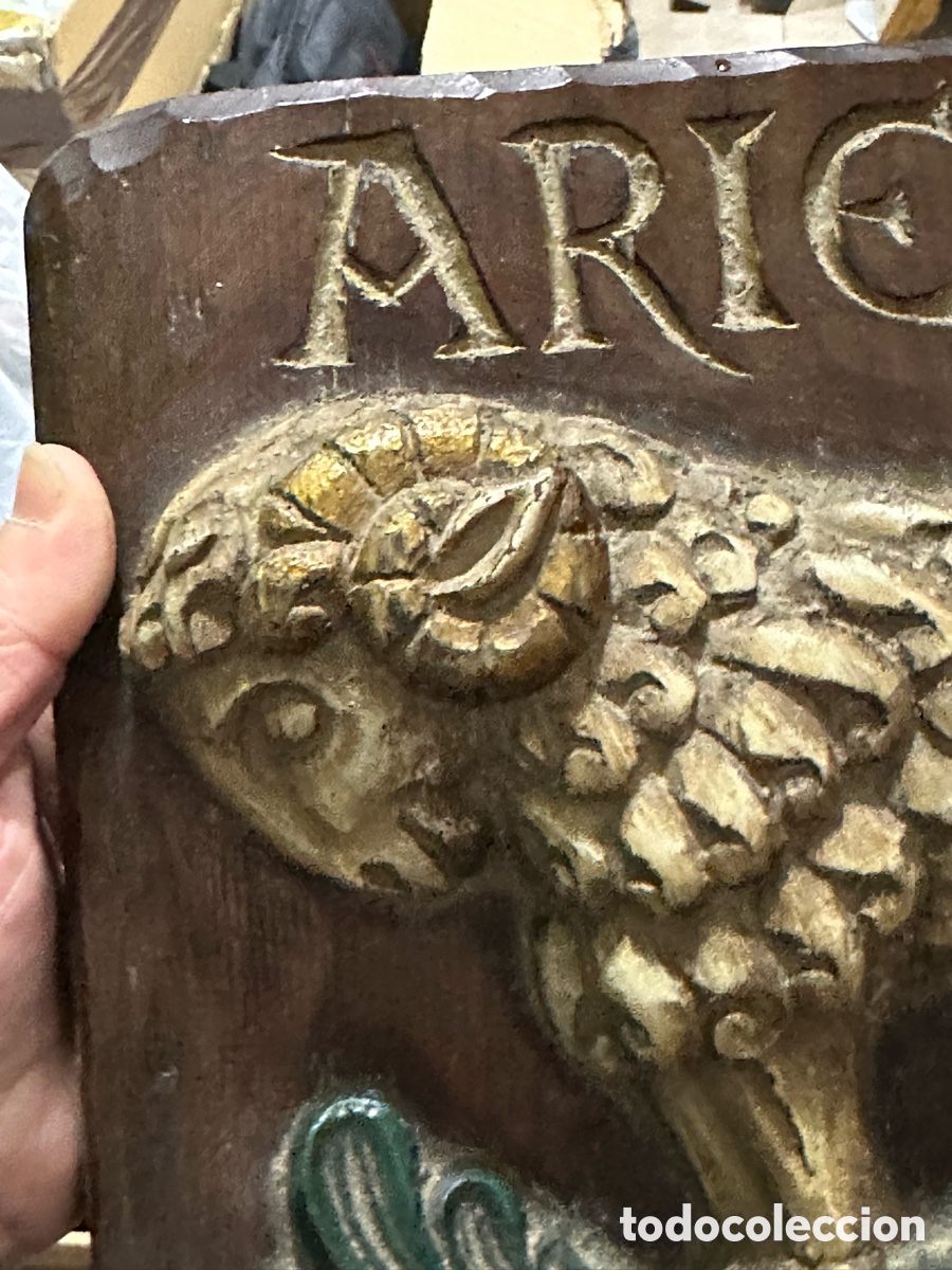 Antig&uuml;edades: Placa tallada en madera horiscopo aries - Foto 2