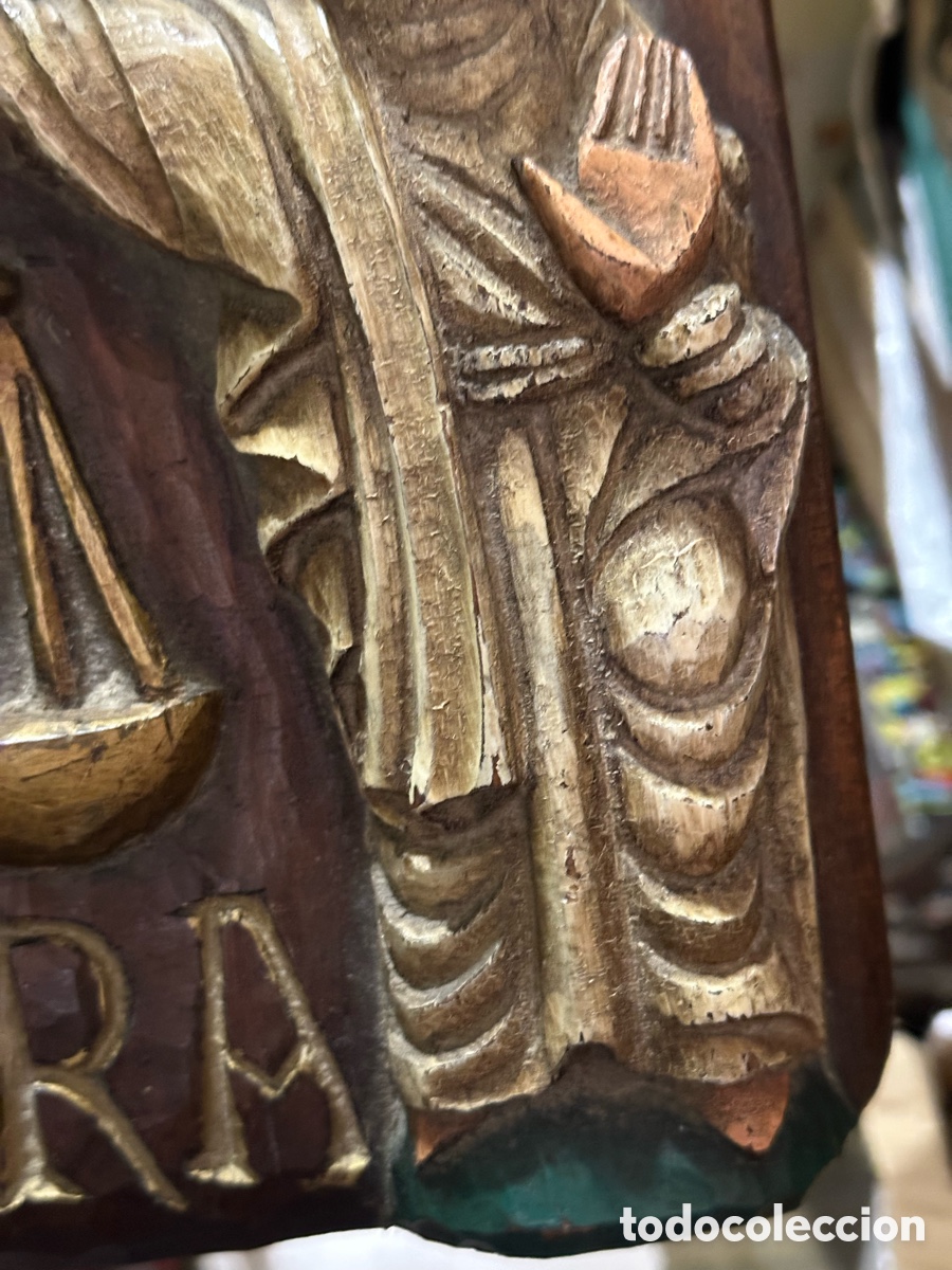 Antig&uuml;edades: Placa tallada en madera horiscopo libra - Foto 3