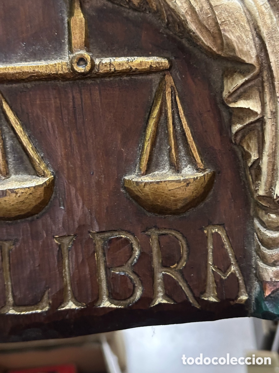 Antig&uuml;edades: Placa tallada en madera horiscopo libra - Foto 5