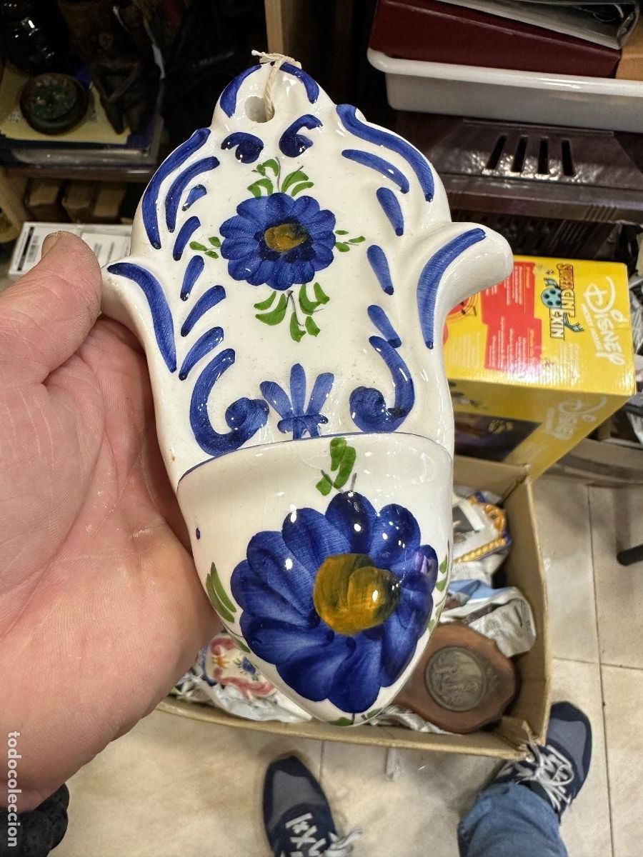 Antig&uuml;edades: Bonito benditera porcelana esmaltada - Foto 2