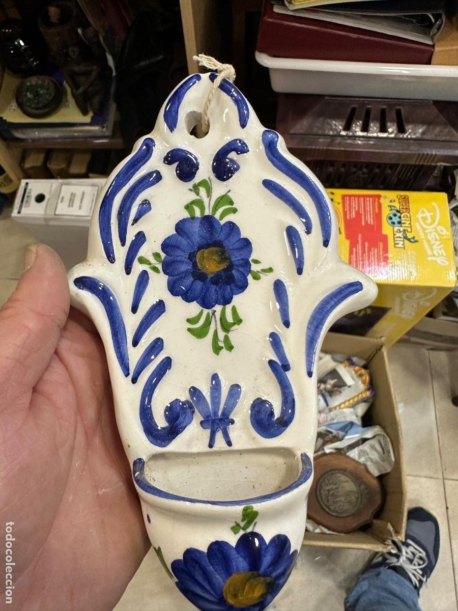 Antig&uuml;edades: Bonito benditera porcelana esmaltada - Foto 3