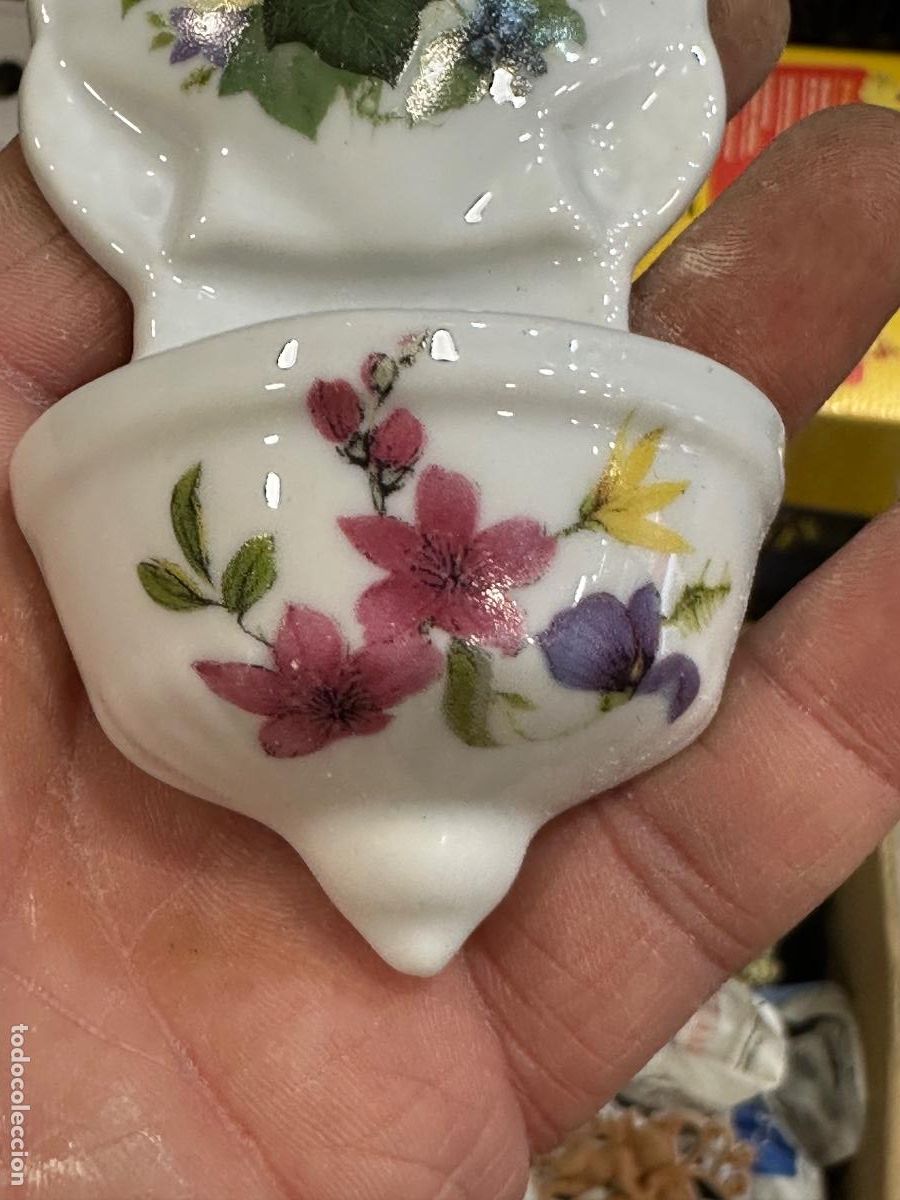 Antig&uuml;edades: Bonito benditera porcelana esmaltada - Foto 3