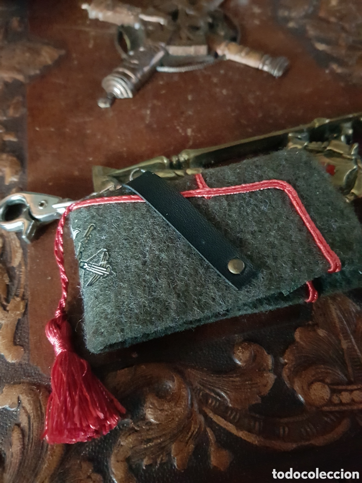Antig&uuml;edades: ANTIGUO LLAVERO DE UN CHAPIRI EN MINIATURA LEGI&Oacute;N