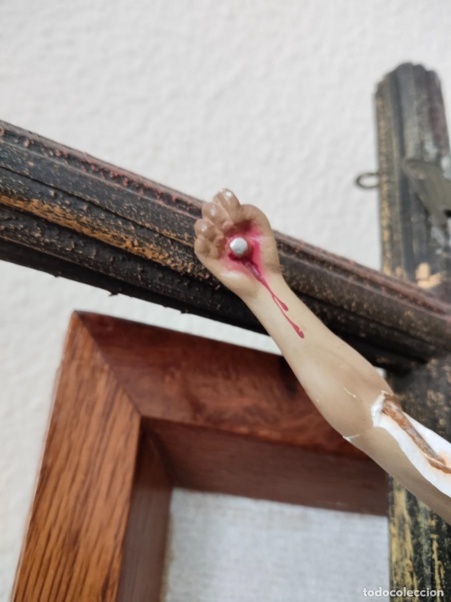 Antig&uuml;edades: Crucifijo en escayola. - Foto 6