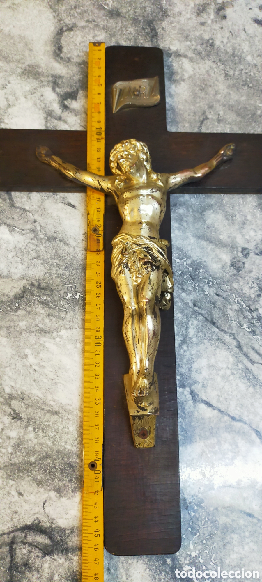 Antig&uuml;edades: Cruz de pared metal y madera - Foto 9