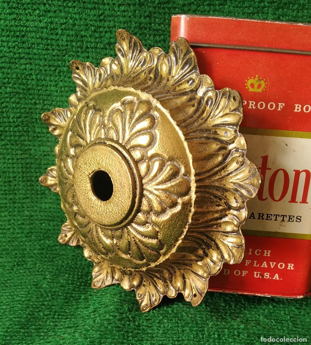 Antig&uuml;edades: ROSETA FLORON DE BRONCE PARA LAMPARA* - Foto 3