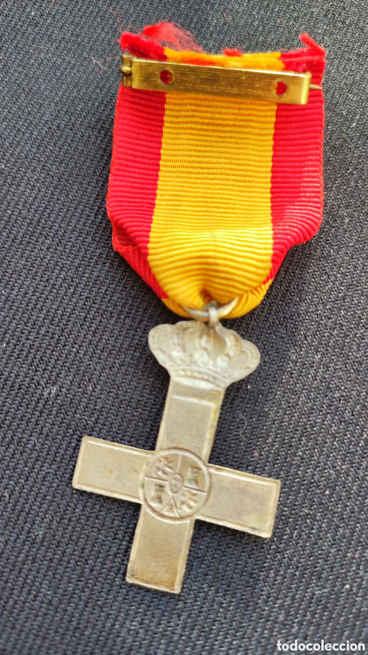 Antig&uuml;edades: Medalla al m&eacute;rito de la guerra Cuba - Foto 2