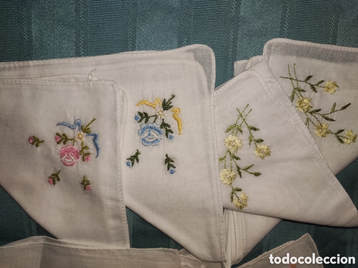 Antig&uuml;edades: 7 pa&ntilde;uelos de bolsillo bordados. - Foto 2