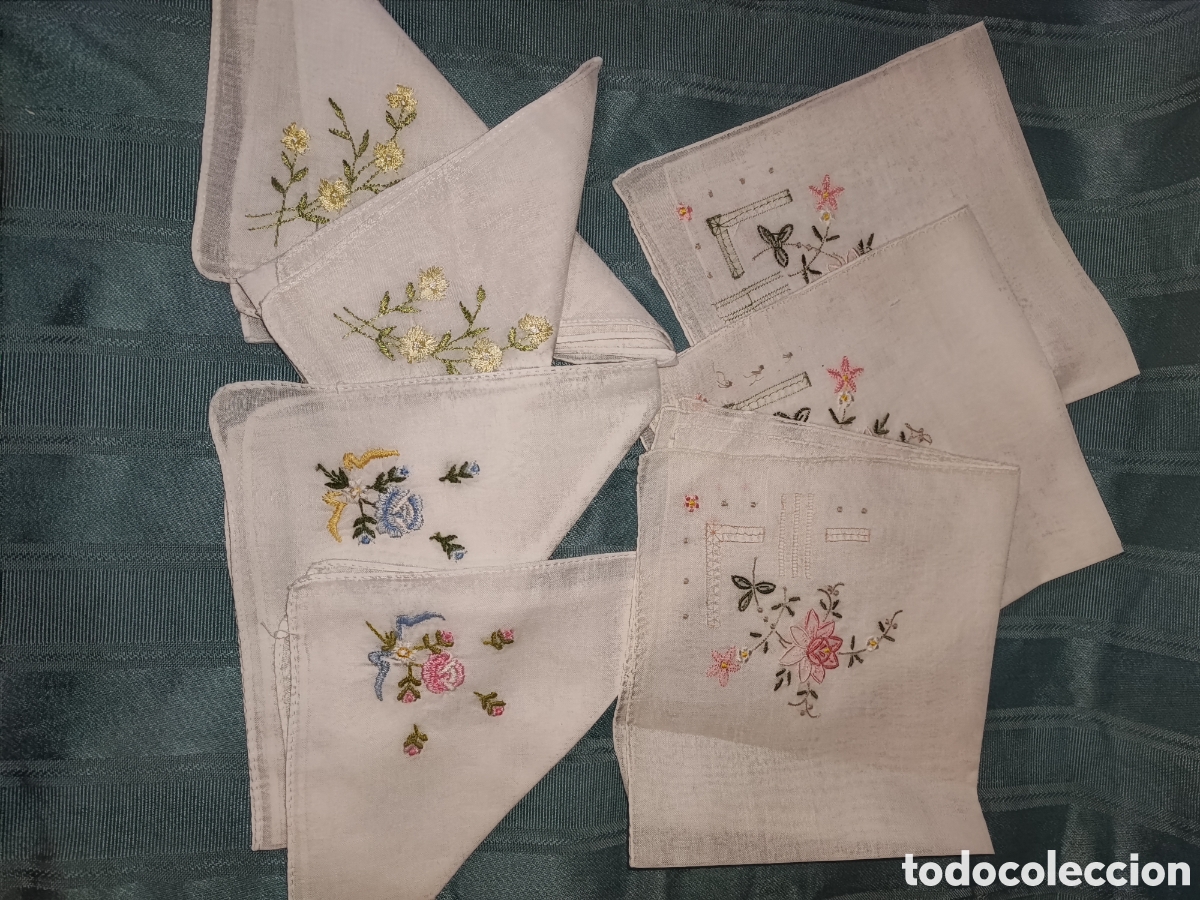 Antig&uuml;edades: 7 pa&ntilde;uelos de bolsillo bordados. - Foto 1