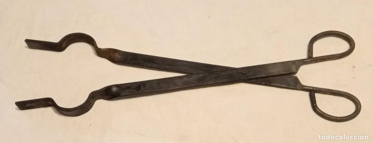 Antig&uuml;edades: PINZA PARA CHIMENEA, PARRILLA, ETC - Foto 1