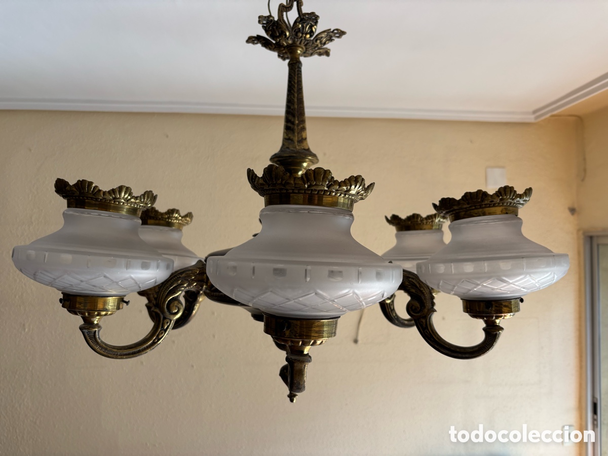 Antig&uuml;edades: L&aacute;mpara de bronce de 6 brazos con tulipas - Foto 4