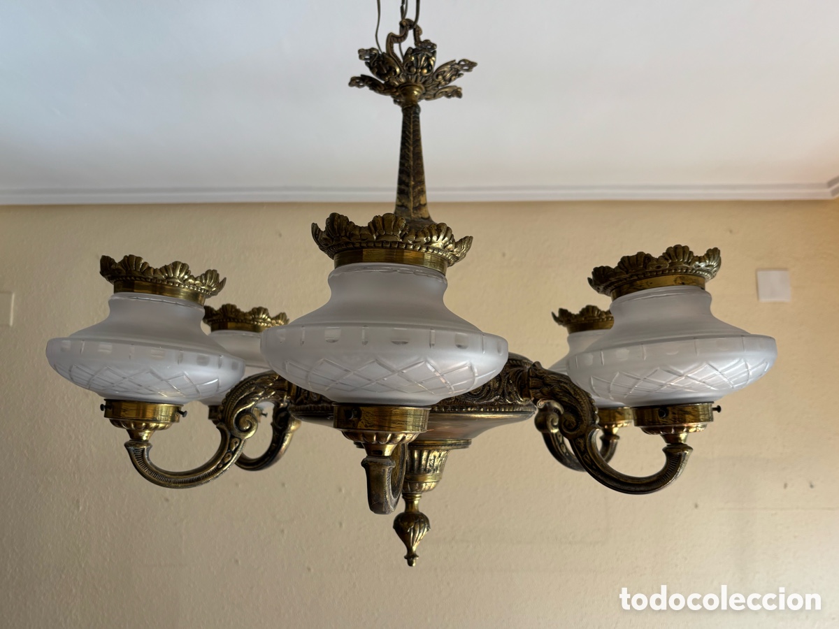 Antig&uuml;edades: L&aacute;mpara de bronce de 6 brazos con tulipas - Foto 1