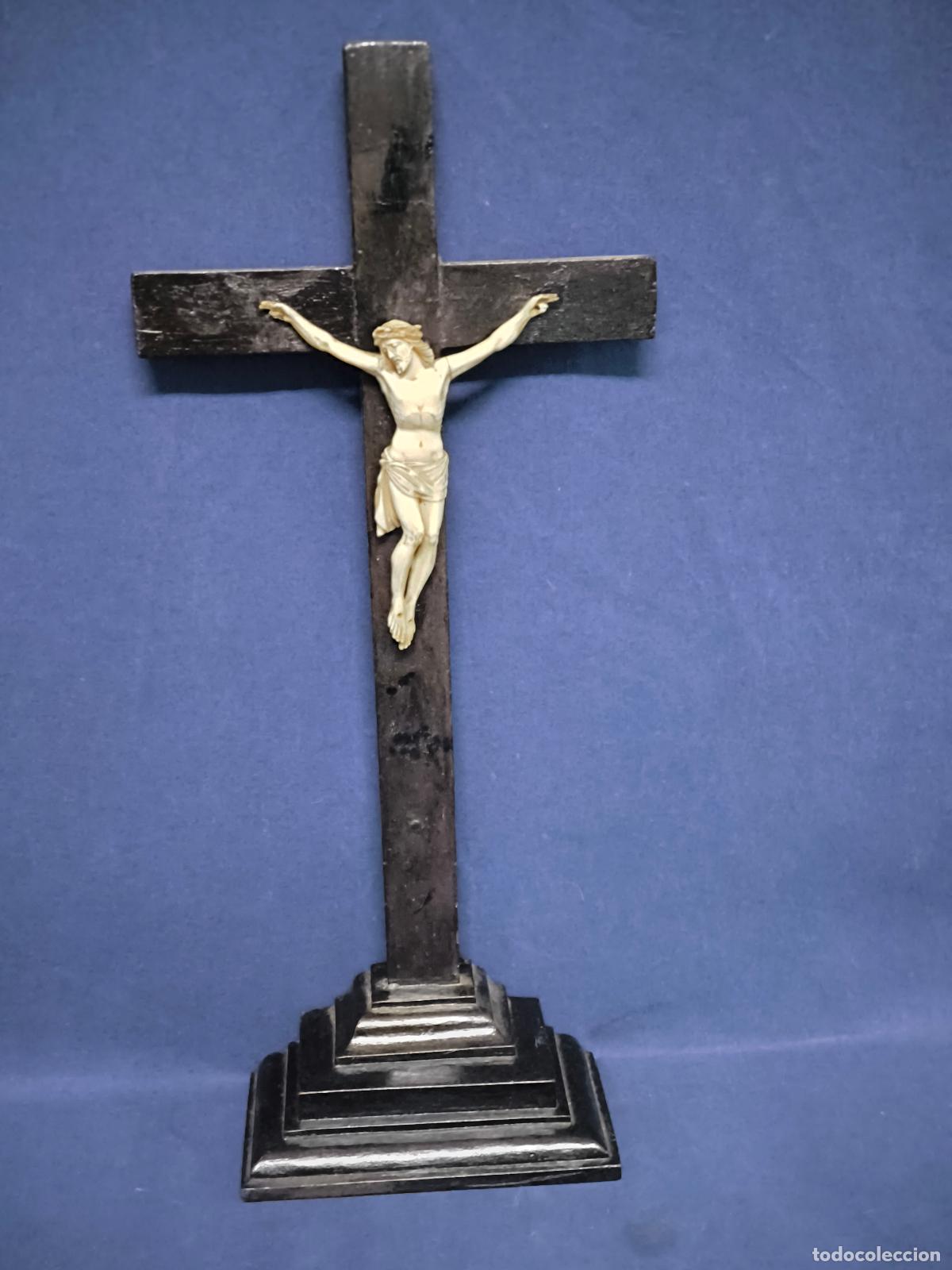 Antig&uuml;edades: CRISTO TALLADO DE FINALES DEL SIGLO XIX. - Foto 1