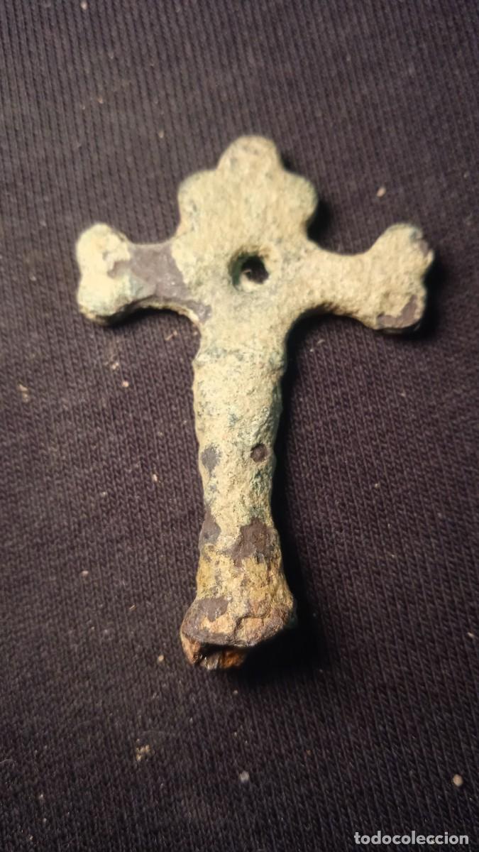 Antig&uuml;edades: Antigua medalla? en forma de cruz . - Foto 1