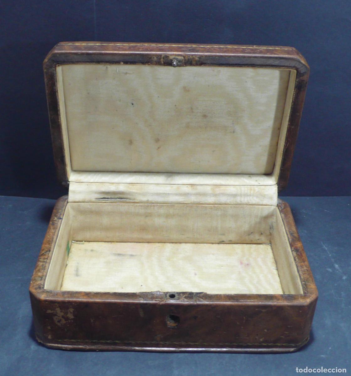 Antig&uuml;edades: CAJA DE MADERA FORRADA - Foto 4